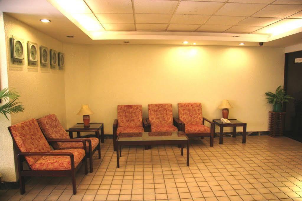White House Hotel - City Center Dhaka Esterno foto
