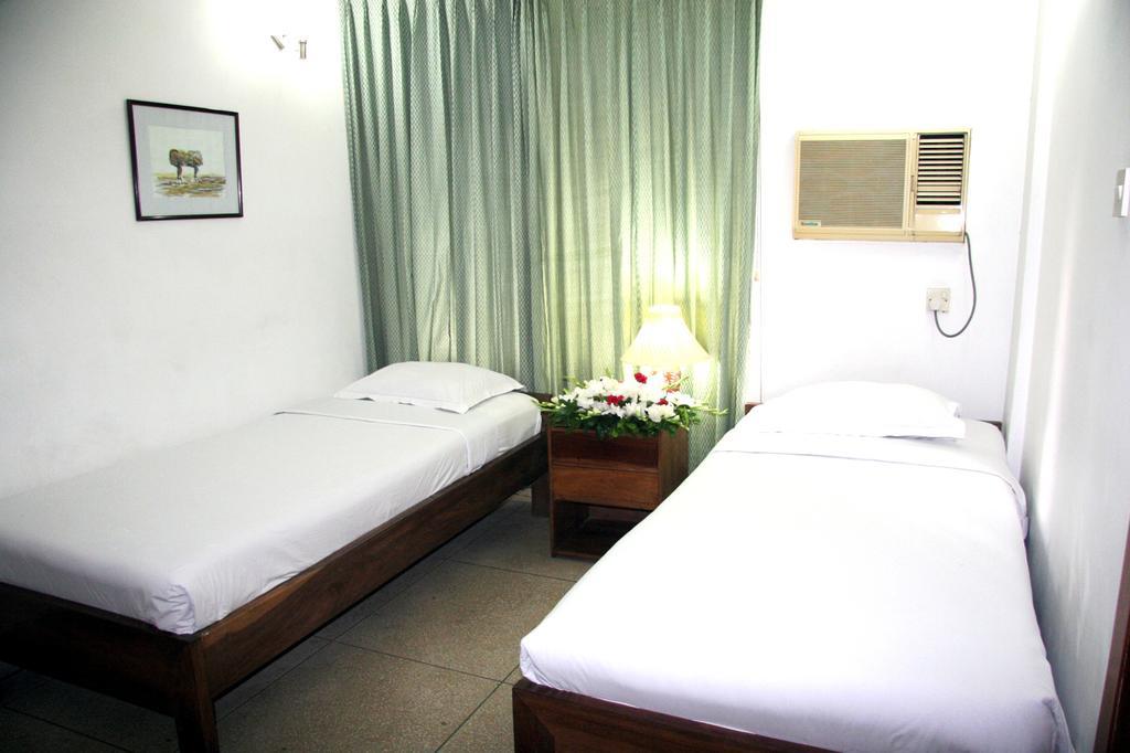 White House Hotel - City Center Dhaka Esterno foto