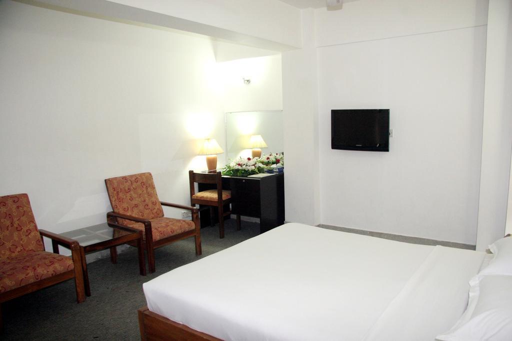 White House Hotel - City Center Dhaka Esterno foto