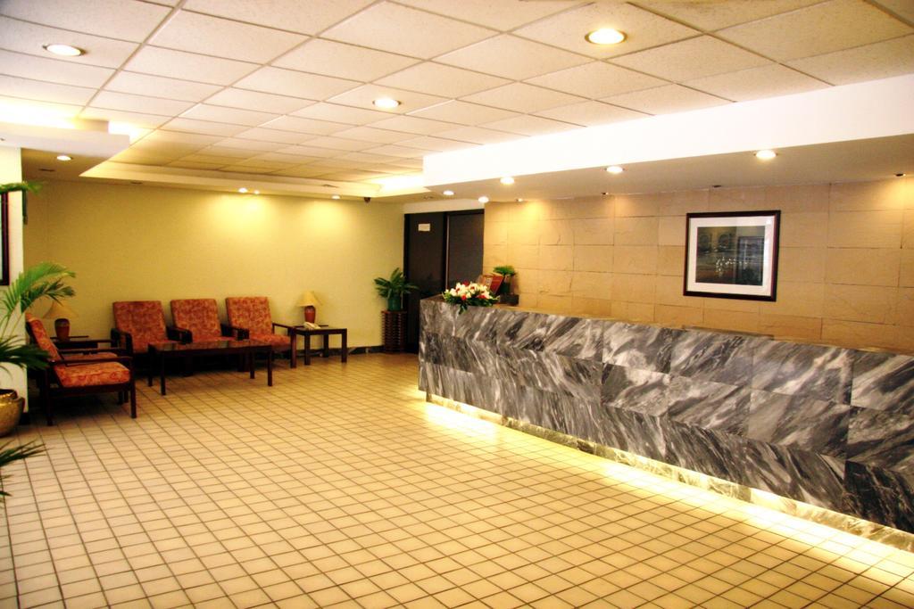 White House Hotel - City Center Dhaka Esterno foto