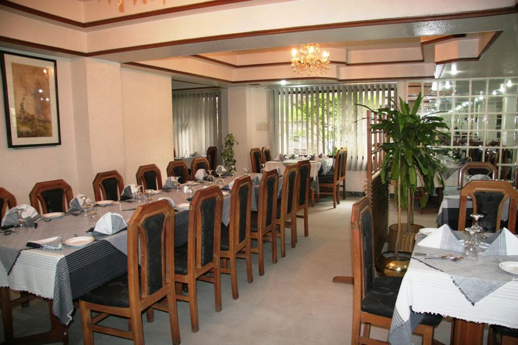 White House Hotel - City Center Dhaka Esterno foto