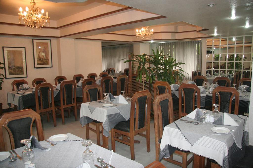 White House Hotel - City Center Dhaka Esterno foto