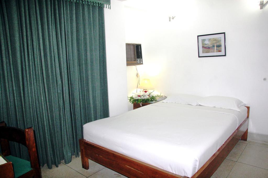 White House Hotel - City Center Dhaka Esterno foto