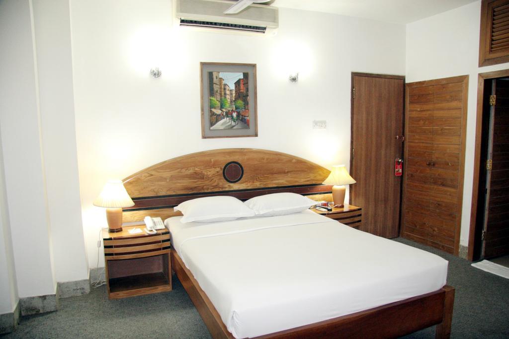 White House Hotel - City Center Dhaka Esterno foto