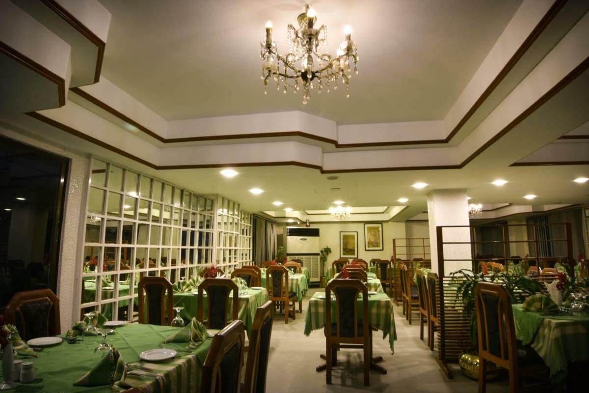 White House Hotel - City Center Dhaka Esterno foto
