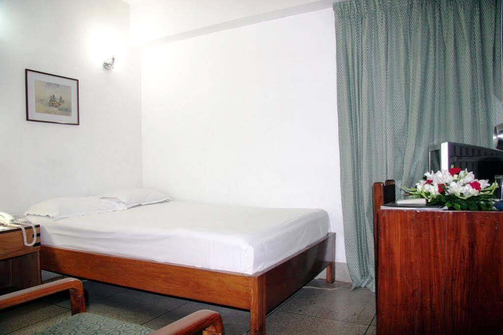 White House Hotel - City Center Dhaka Esterno foto